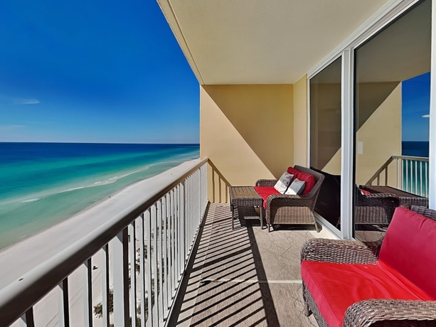 Imagen de los exteriores del Hotel Majestic Beach Resort by Southern Vacation Rentals. Foto 19