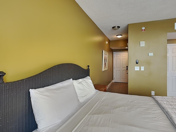 Imagen de la habitación del Hotel Majestic Beach Resort by Southern Vacation Rentals. Foto 13