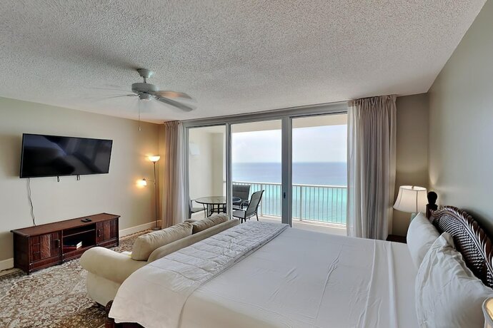 Imagen general del Hotel Majestic Beach Resort by Southern Vacation Rentals II. Foto 6
