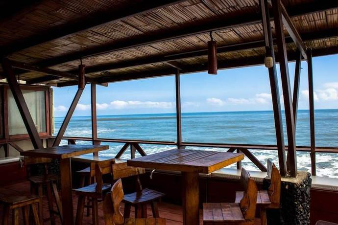 Imagen del bar/restaurante del Hotel Majestic Beach Zorritos. Foto 2