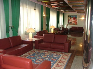 Imagen de los interiores del Hotel Majestic, Brindisi. Foto 3