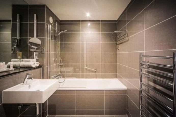 Imagen de la habitación del Hotel Majestic, Cardiff. Foto 19