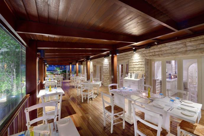 Imagen del bar/restaurante del Hotel Majestic City Retreat. Foto 8