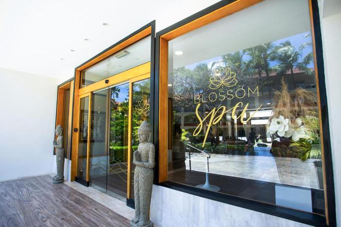 Imagen de los exteriores del Hotel Majestic Colonial Punta Cana - All Inclusive. Foto 15