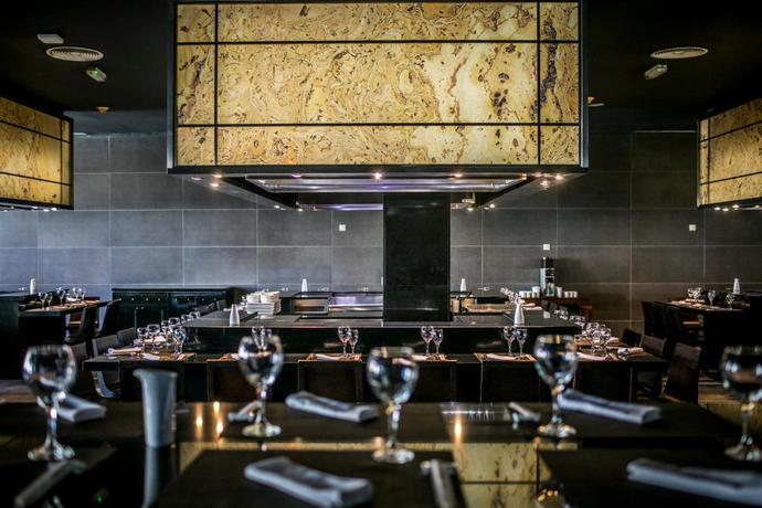 Imagen del bar/restaurante del Hotel Majestic Colonial Punta Cana - All Inclusive. Foto 4