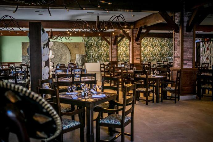 Imagen del bar/restaurante del Hotel Majestic Colonial Punta Cana - All Inclusive. Foto 5