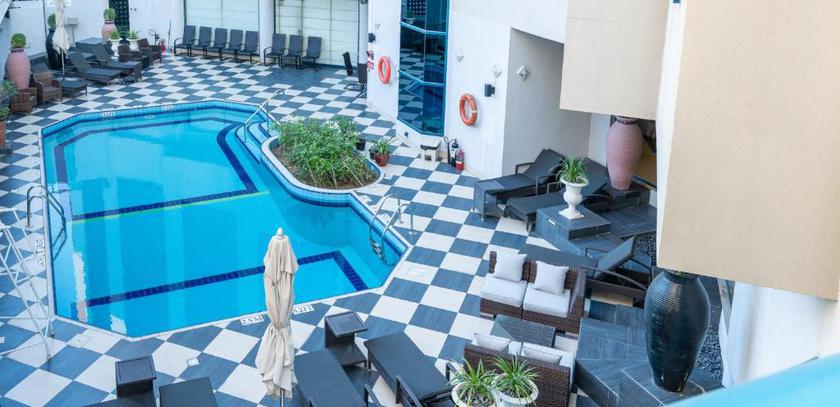 Imagen general del Hotel Majestic Cove. Foto 12