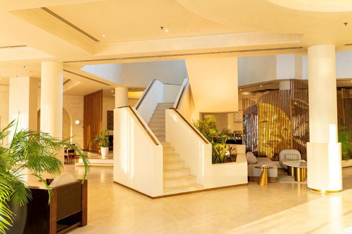 Imagen general del Hotel Majestic Cove. Foto 18