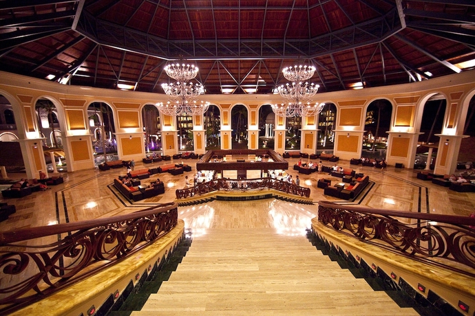 Imagen del bar/restaurante del Hotel Majestic Elegance Punta Cana - All Inclusive. Foto 3