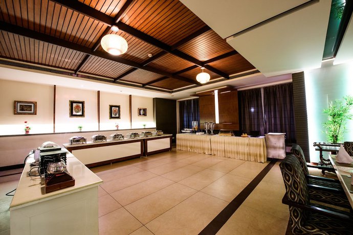 Imagen del bar/restaurante del Hotel Majestic Grand. Foto 4