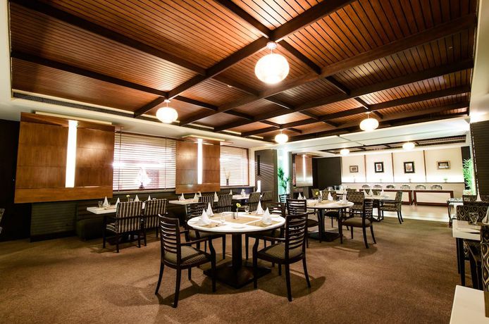 Imagen del bar/restaurante del Hotel Majestic Grand. Foto 7