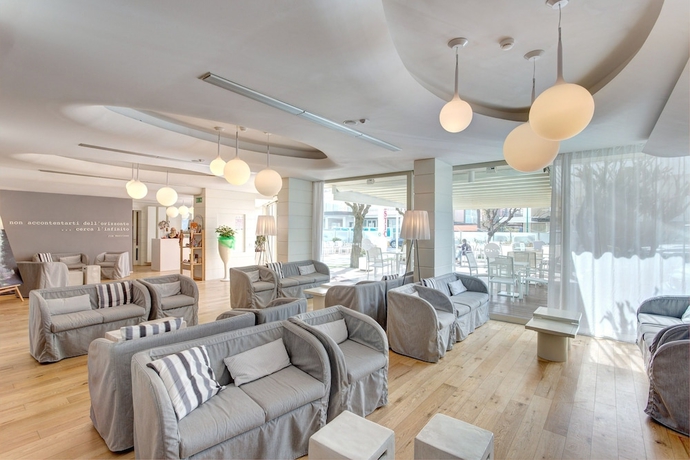 Imagen de los interiores del Hotel Majestic, Milano Marittima. Foto 18