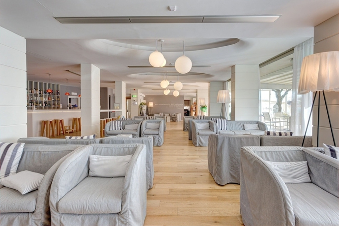 Imagen de los interiores del Hotel Majestic, Milano Marittima. Foto 19