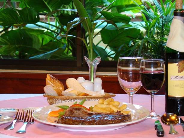 Imagen del bar/restaurante del Hotel Majestic Oriental. Foto 4