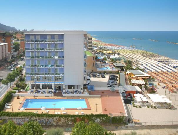 Imagen general del Hotel Majestic, Pesaro. Foto 4