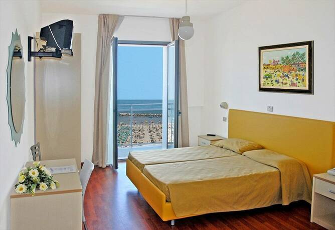 Imagen de la habitación del Hotel Majestic, Pesaro. Foto 15