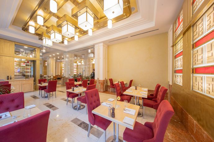 Imagen del bar/restaurante del Hotel Majestic Plaza Prague. Foto 1