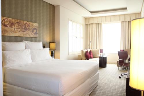 Imagen de la habitación del Hotel Majestic Premier Hotel Bur Dubai. Foto 2