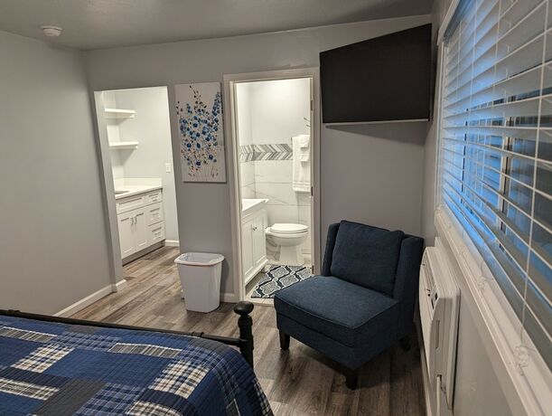 Imagen de la habitación del Hotel Majestic Rockies Motel. Foto 4