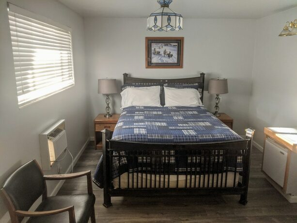 Imagen de la habitación del Hotel Majestic Rockies Motel. Foto 10