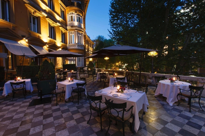 Imagen del bar/restaurante del Hotel Majestic Rome. Foto 1