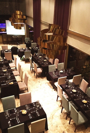 Imagen del bar/restaurante del Hotel Majestic Rosario. Foto 4