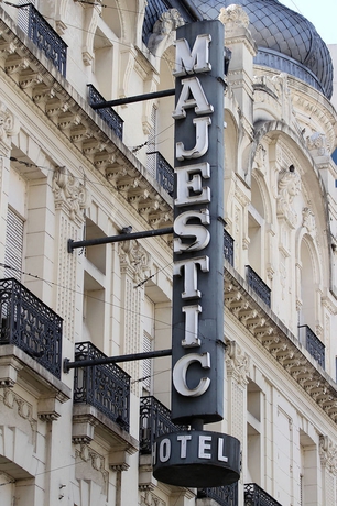 Imagen de los exteriores del Hotel Majestic Rosario. Foto 10