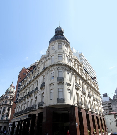 Imagen de los exteriores del Hotel Majestic Rosario. Foto 11