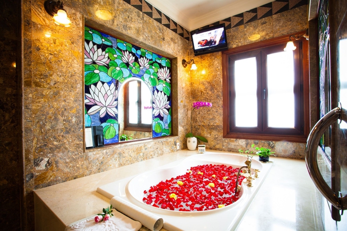 Imagen de la habitación del Hotel Majestic Saigon. Foto 3