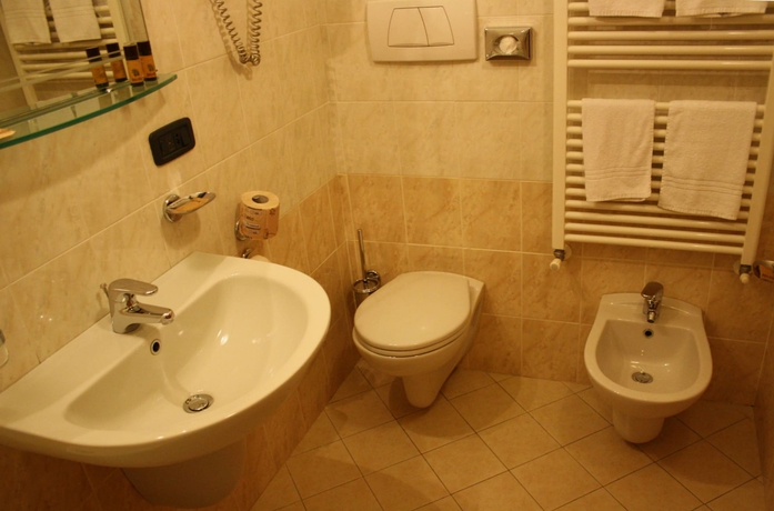 Imagen de la habitación del Hotel Majestic, San Giuliano Milanese. Foto 12