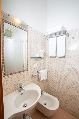Imagen de la habitación del Hotel Majestic, Senigallia. Foto 10