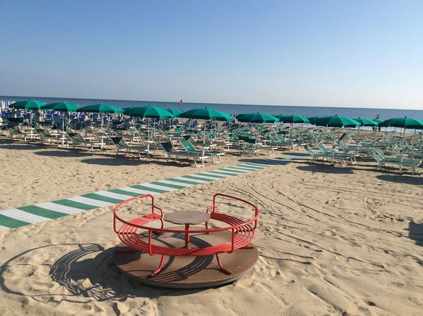 Imagen de los exteriores del Hotel Majestic, Senigallia. Foto 18