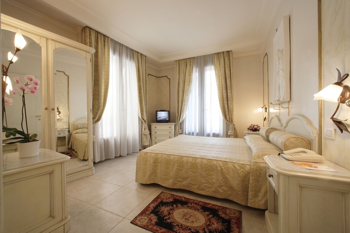 Imagen de la habitación del Hotel Majestic Toscanelli. Foto 2