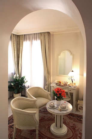 Imagen de la habitación del Hotel Majestic Toscanelli. Foto 14