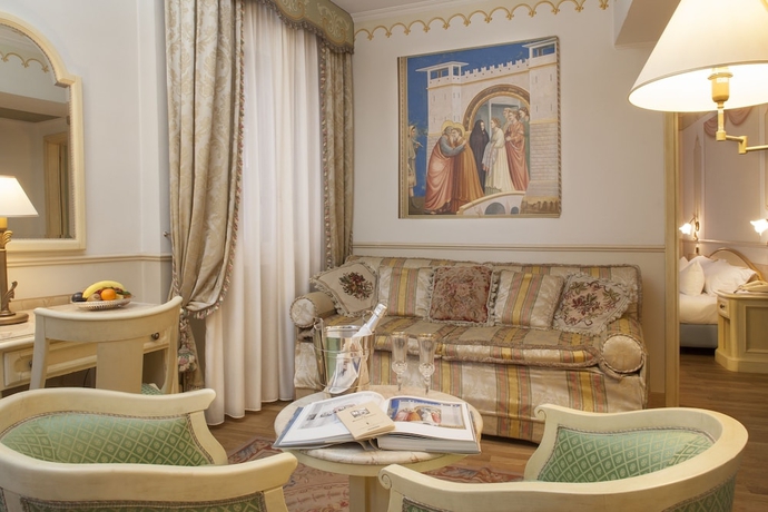 Imagen de la habitación del Hotel Majestic Toscanelli. Foto 15