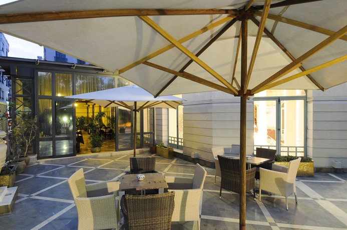 Imagen del bar/restaurante del Hotel Majestic, Tunis. Foto 5