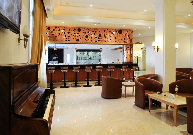 Imagen del bar/restaurante del Hotel Majestic, Tunis. Foto 8