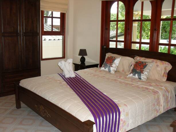 Imagen de la habitación del Hotel Majestic Villas Phuket. Foto 15