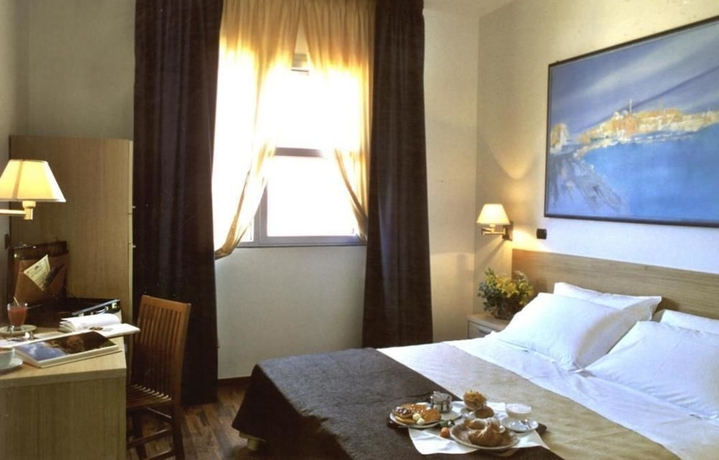 Imagen de la habitación del Hotel Majesty. Foto 5