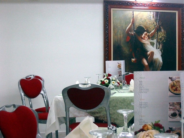 Imagen del bar/restaurante del Hotel Majliss. Foto 2