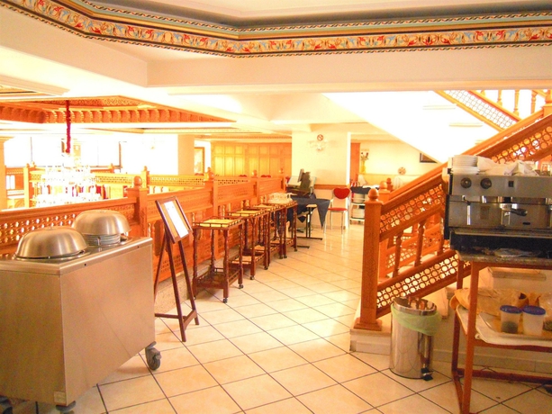 Imagen del bar/restaurante del Hotel Majliss. Foto 3