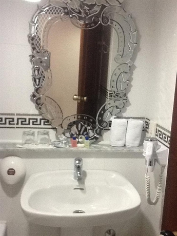 Imagen de la habitación del Hotel Majliss. Foto 8