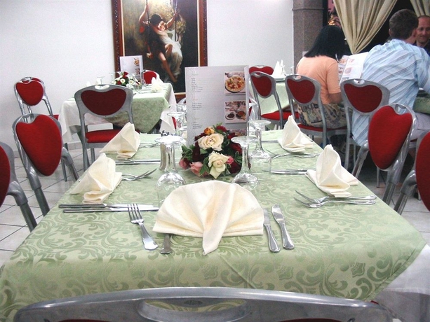 Imagen del bar/restaurante del Hotel Majliss. Foto 6