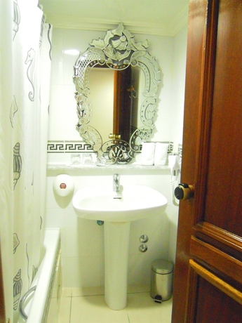 Imagen de la habitación del Hotel Majliss. Foto 9