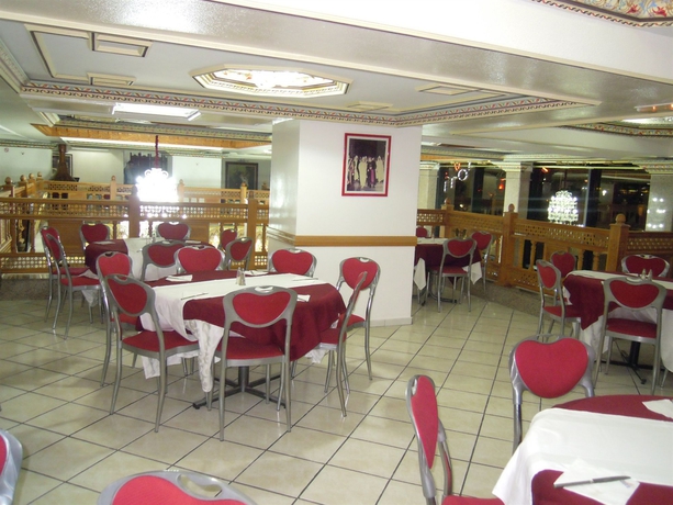 Imagen del bar/restaurante del Hotel Majliss. Foto 7