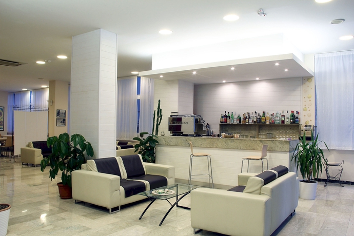 Imagen del bar/restaurante del Hotel Major, Cattolica. Foto 2
