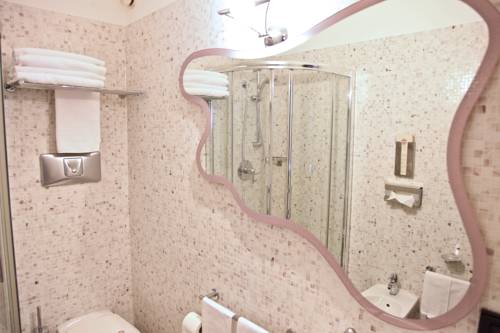 Imagen de la habitación del Hotel Majorana. Foto 15