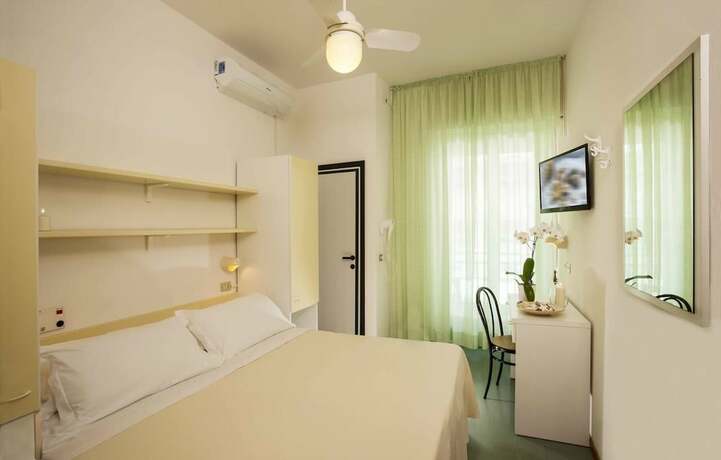 Imagen de la habitación del Hotel Majorca, Cattolica. Foto 15