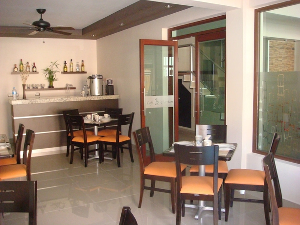 Imagen del bar/restaurante del Hotel Majova Inn Xalapa. Foto 3