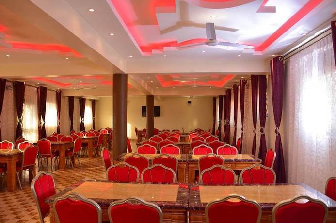 Imagen de los interiores del Hotel Mak-Queen. Foto 18